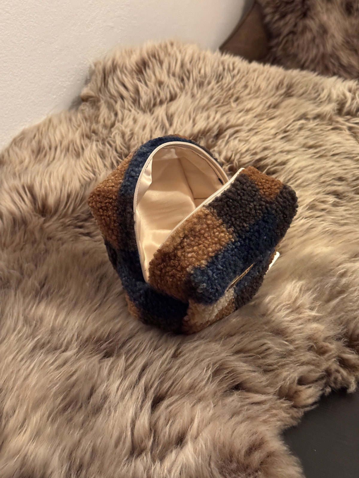 The Oxford Pouch | Cabin Cozy